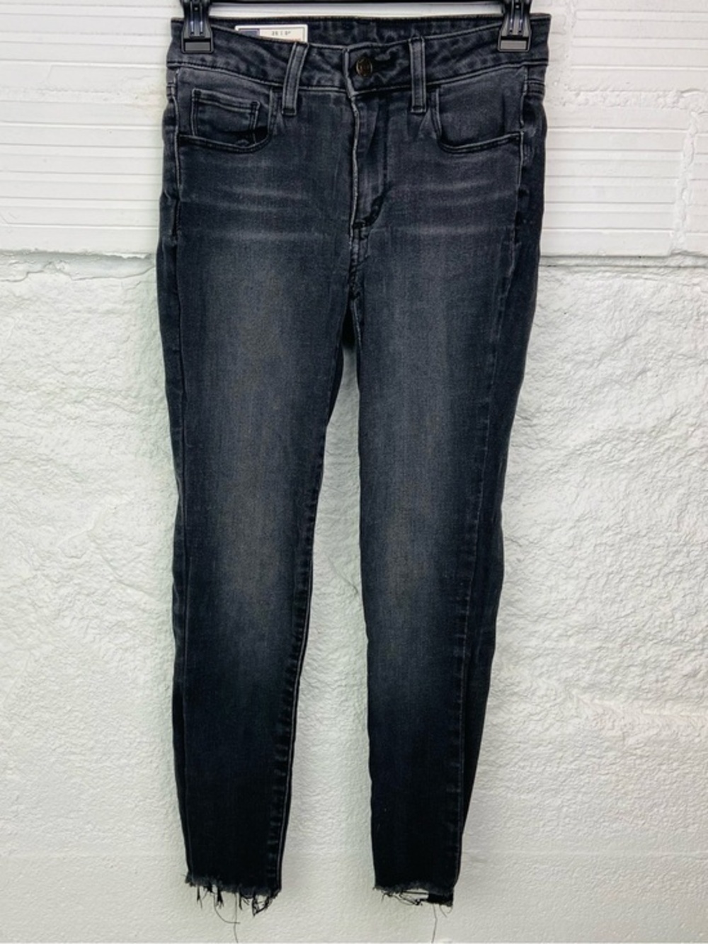 GAP mid rise Washed gray Skinny Jeans with Raw Hem size 25 petite